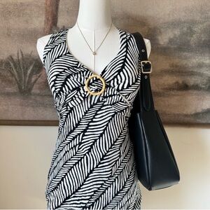 Vintage Y2K Banana Republic Black and White Patterned Tank Top